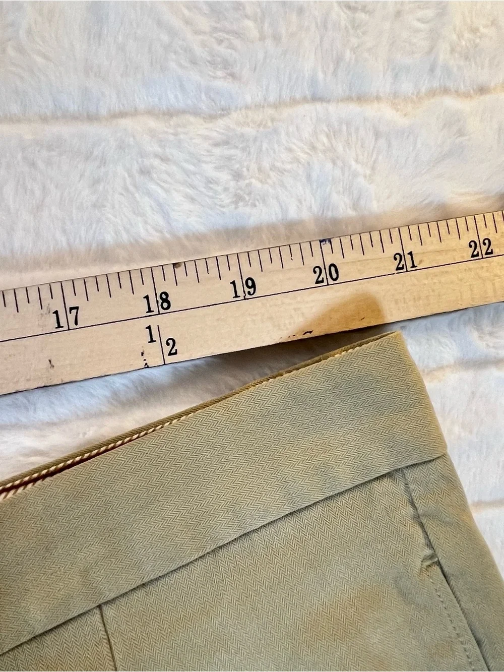 Tommy Bahama Men’s 44 Khaki Chino Shorts Pleated Tropical Vacation Beach